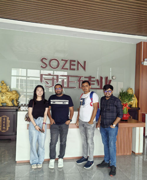 Letzte Unternehmenslösungen über Indische Kunden sind herzlich eingeladen, die Fabrik zu besuchen, um Bestellungen abzugeben.